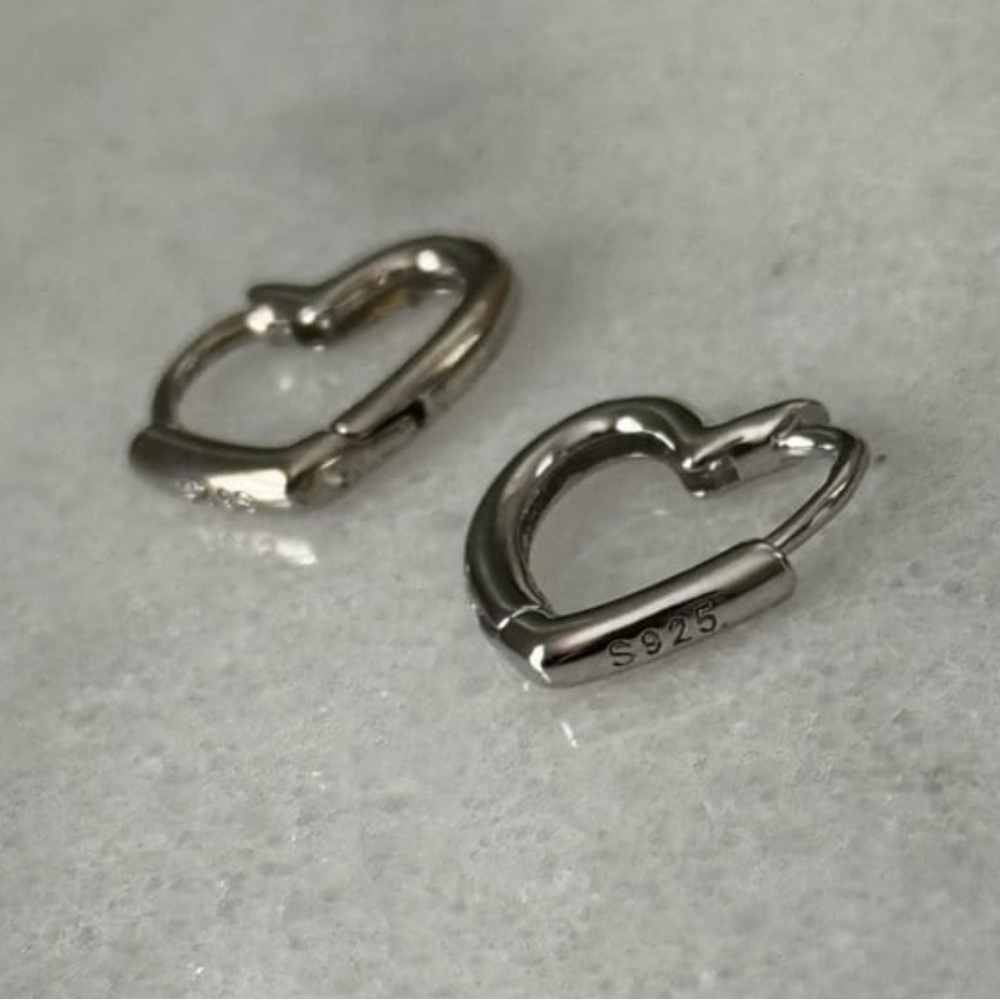 Sterling Silver Heart Huggie Hoop Earrings 

Brand New - Picture 4 of 5